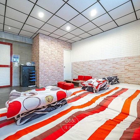 羅東夜市 工業loft旅宿 Loft House Лодун Экстерьер фото