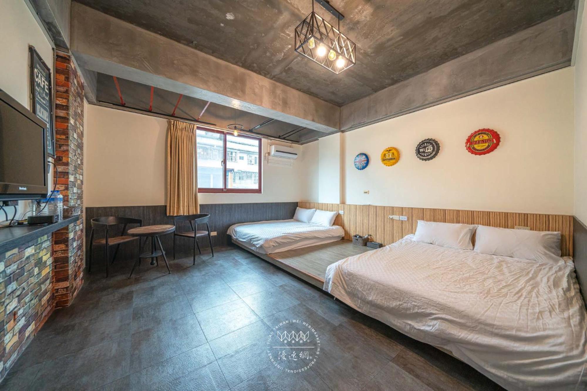 羅東夜市 工業loft旅宿 Loft House Лодун Экстерьер фото