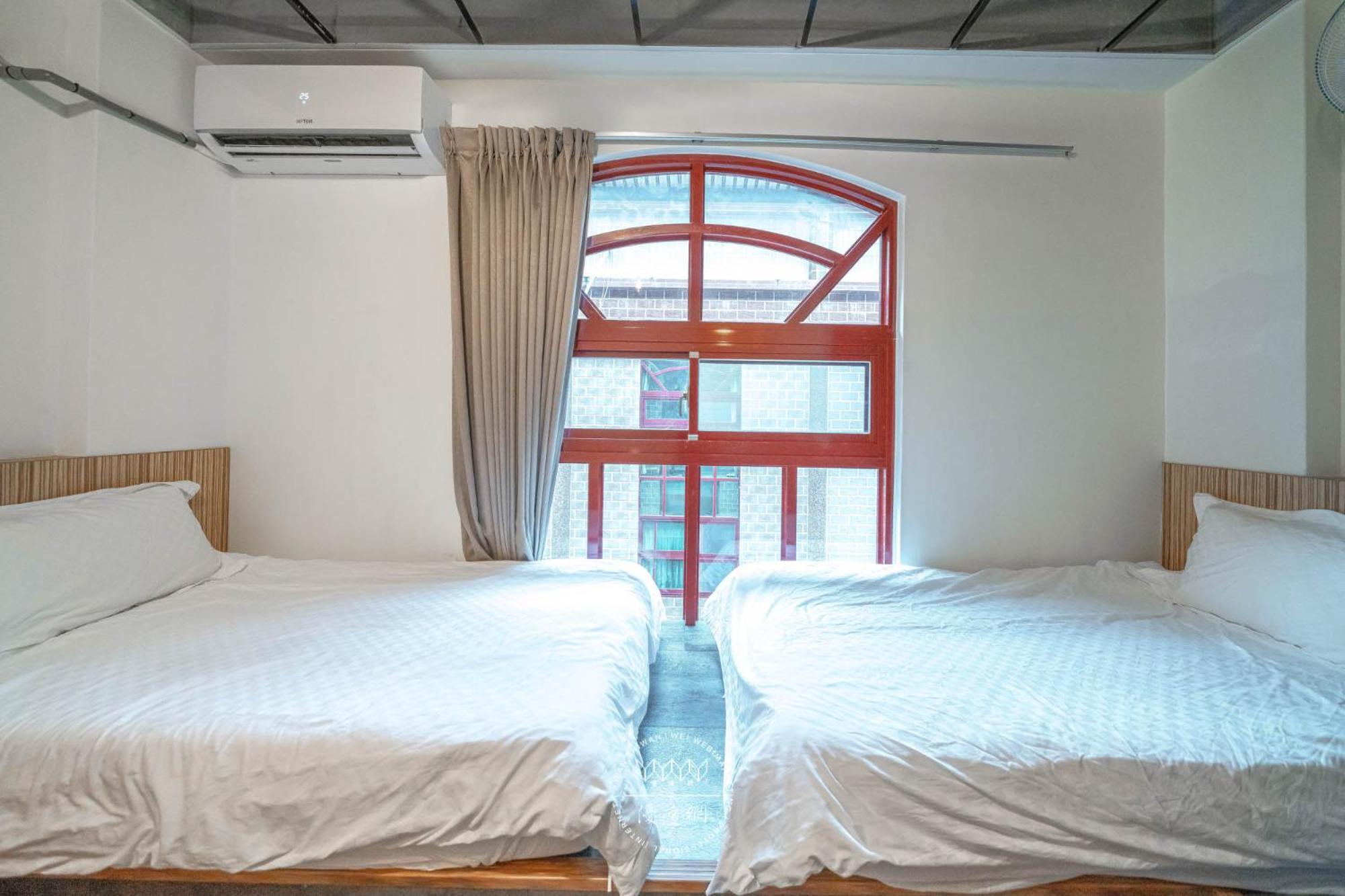 羅東夜市 工業loft旅宿 Loft House Лодун Экстерьер фото