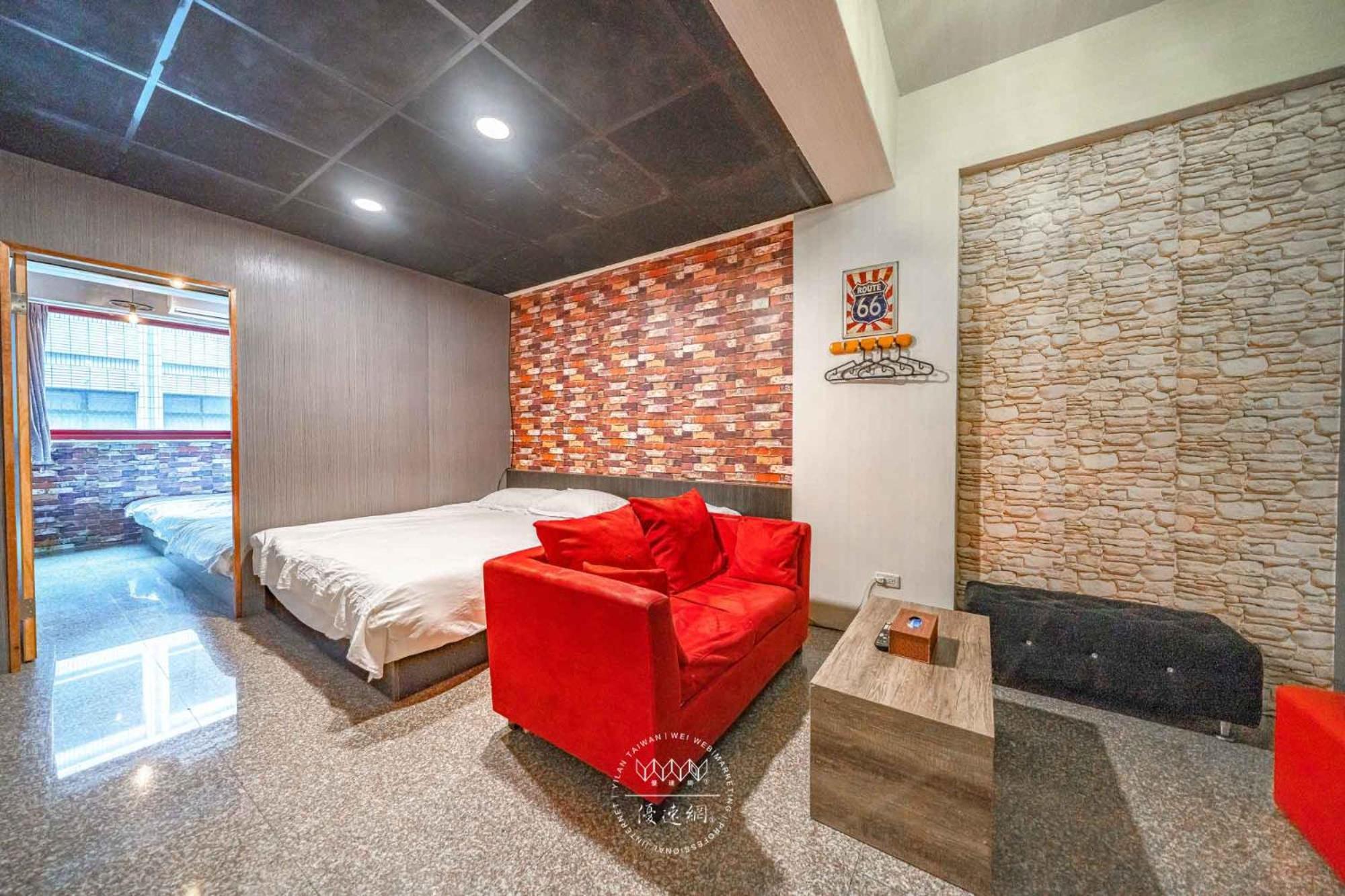 羅東夜市 工業loft旅宿 Loft House Лодун Экстерьер фото