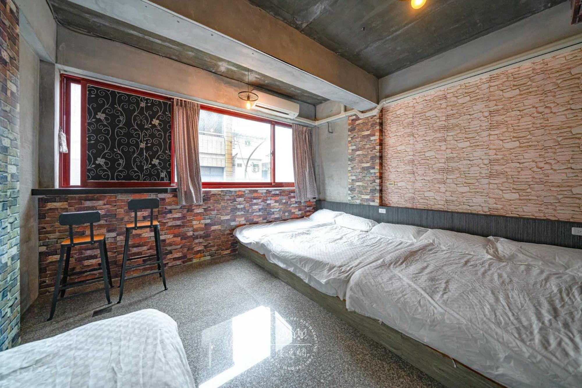 羅東夜市 工業loft旅宿 Loft House Лодун Экстерьер фото